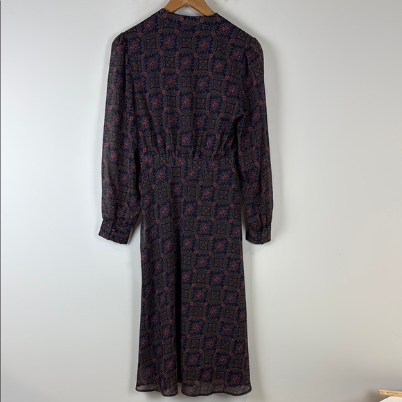 Frank & Oak patterned V-Neck Bishop Sleeve Dress - Picture 4 of 8